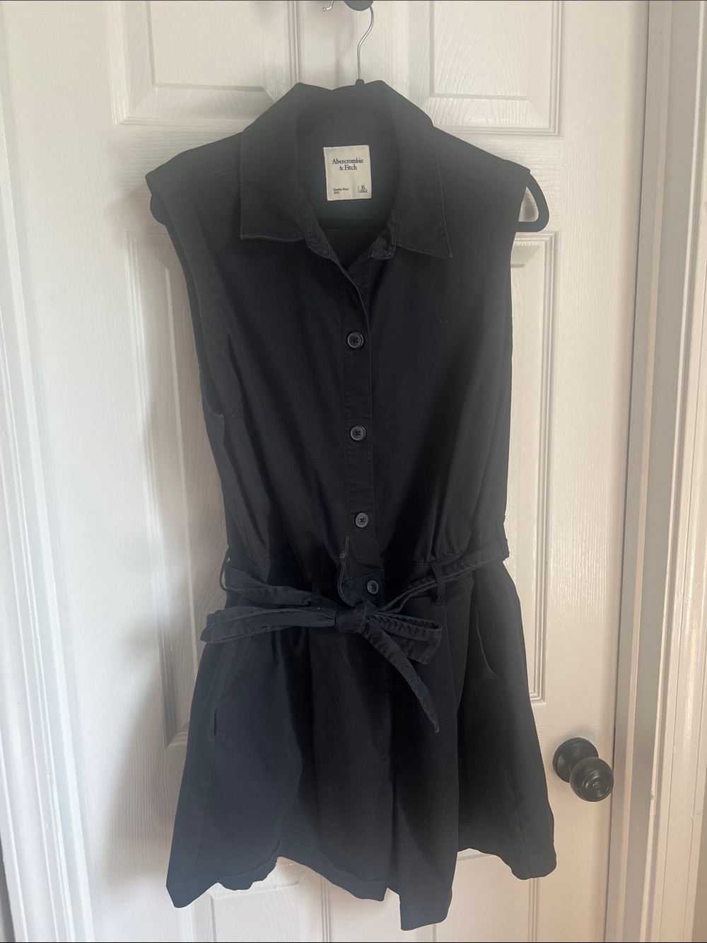 Abercrombie & Fitch Black Sleeveless Button-Front Romper, Black, XL